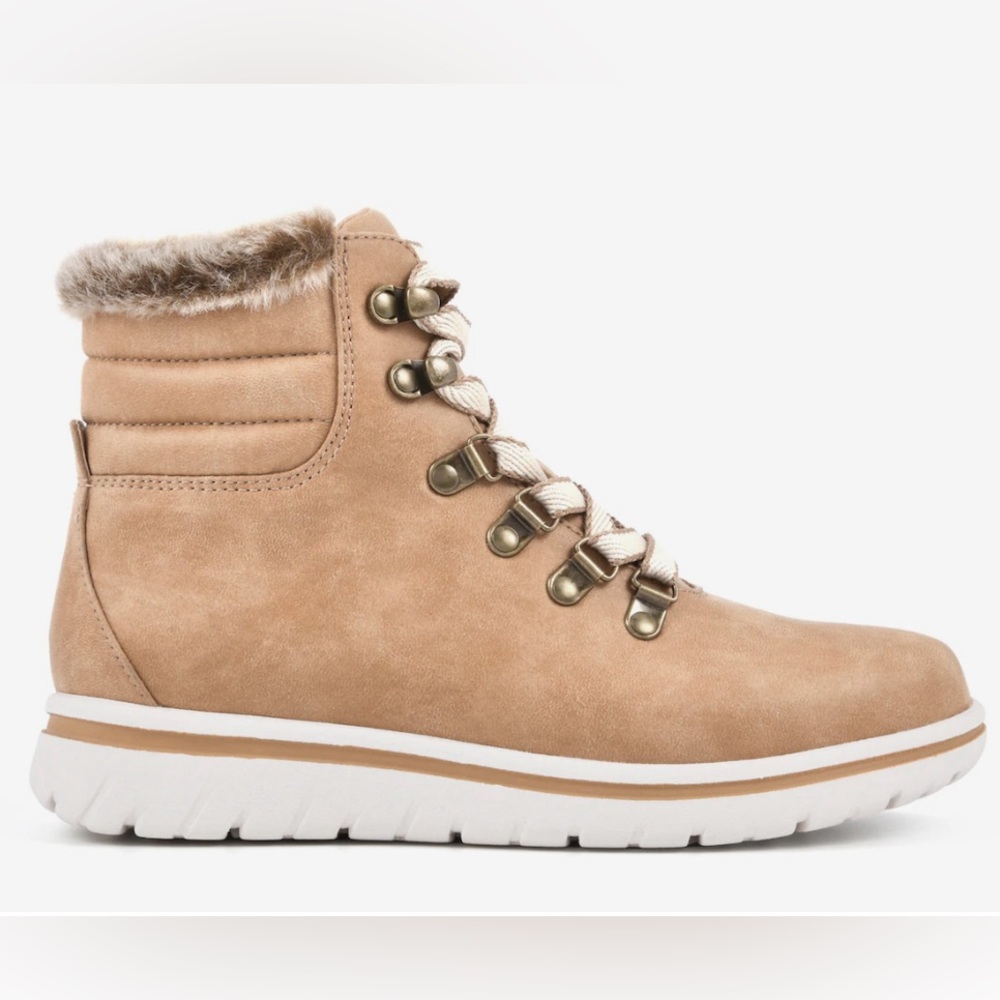 Cliffs By White Mountain Hallett Bootie